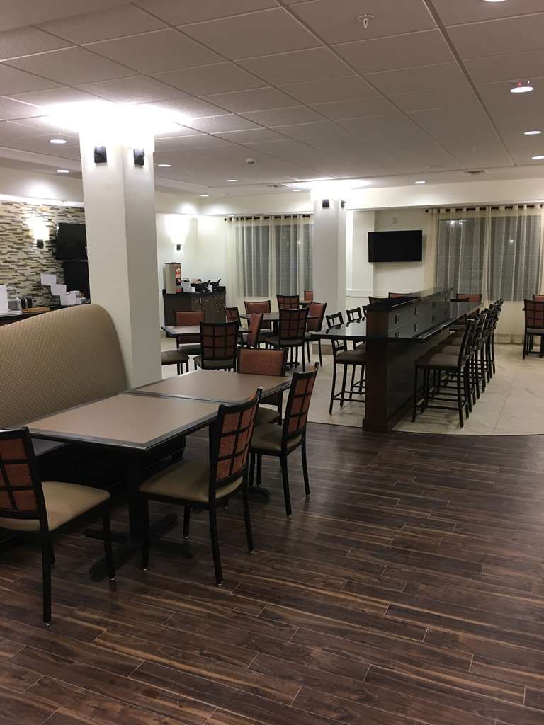 Best Western Plus Hudson Hotel & Suites Restoran gambar